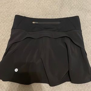 Black lululemon skirt